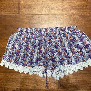 Adorable floral print shorts with crochet